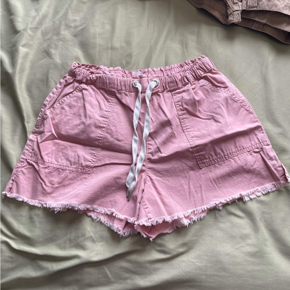 🦋3 for $10🦋 Pink Frayed Hem Shorts